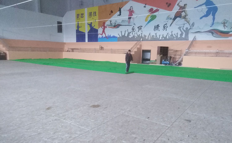 專業(yè)的體育館實(shí)木地板哪個(gè)品牌好？