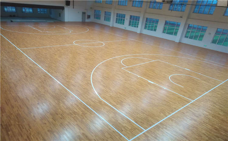 山東菏澤小學(xué)室內(nèi)籃球場(chǎng)木地板案例